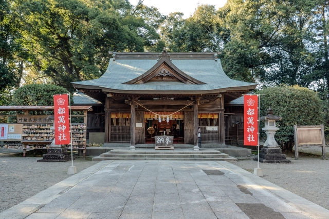 都萬神社